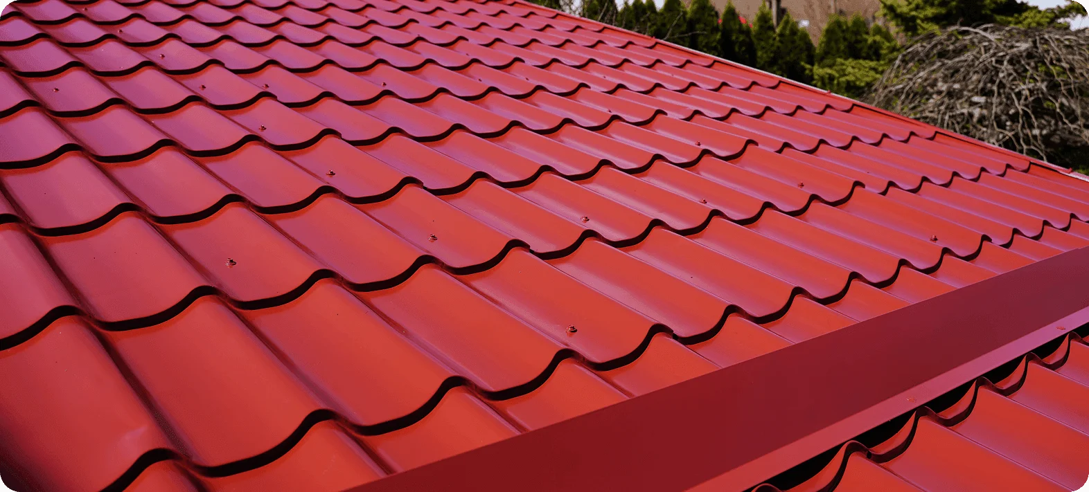 What are the advantages and disadvantages of tile roofing?