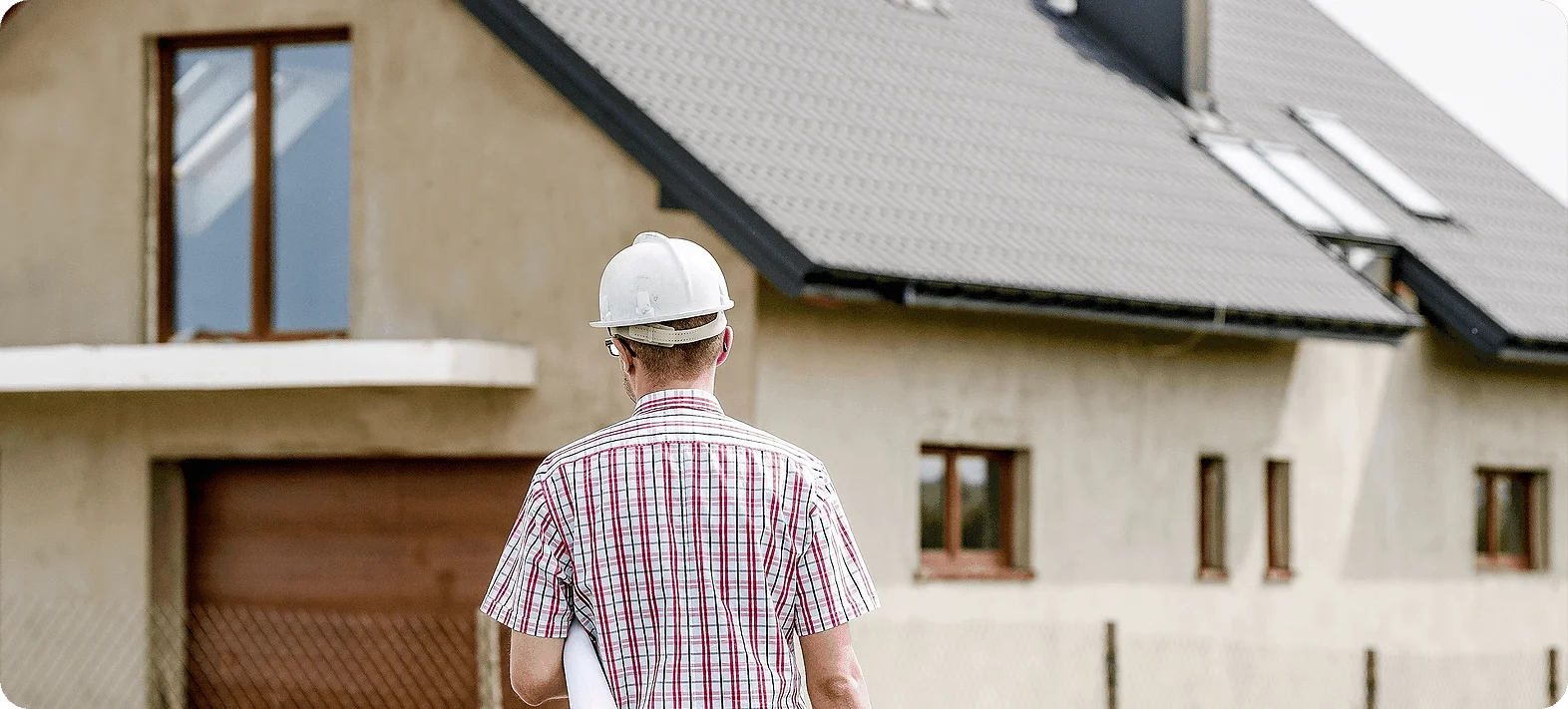 Painting an old facade: how to choose a primer and prepare the substrate
